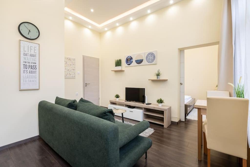 Peppy Home Of Harmony Βουδαπέστη Εξωτερικό φωτογραφία